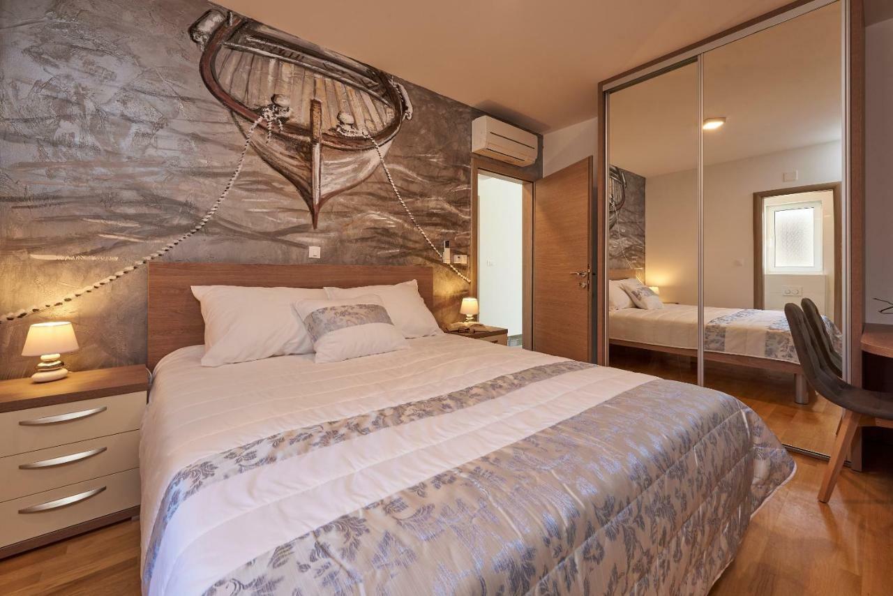Luxury Villa Residence Zupanovic โตรกีร์ ภายนอก รูปภาพ