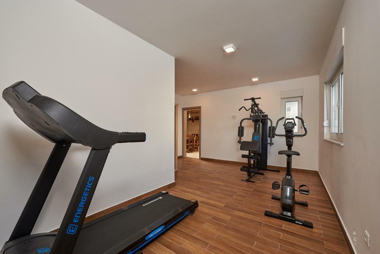 Luxury Villa Residence Zupanovic โตรกีร์ ภายนอก รูปภาพ