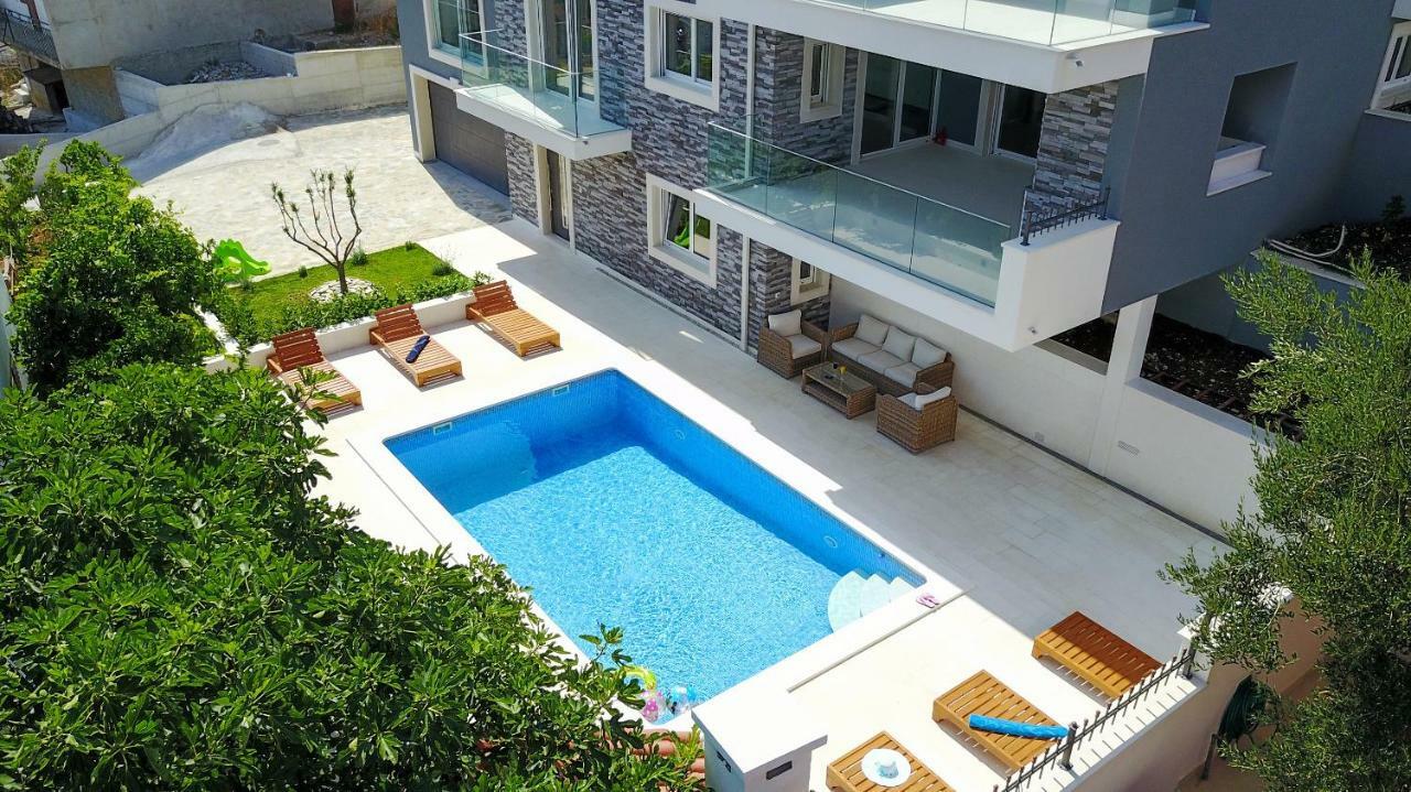 Luxury Villa Residence Zupanovic โตรกีร์ ภายนอก รูปภาพ