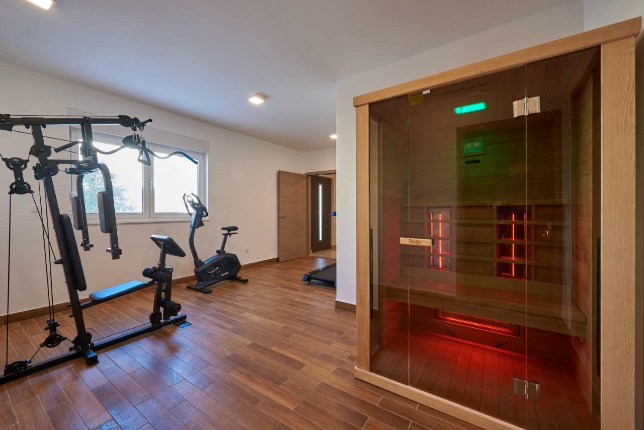 Luxury Villa Residence Zupanovic โตรกีร์ ภายนอก รูปภาพ